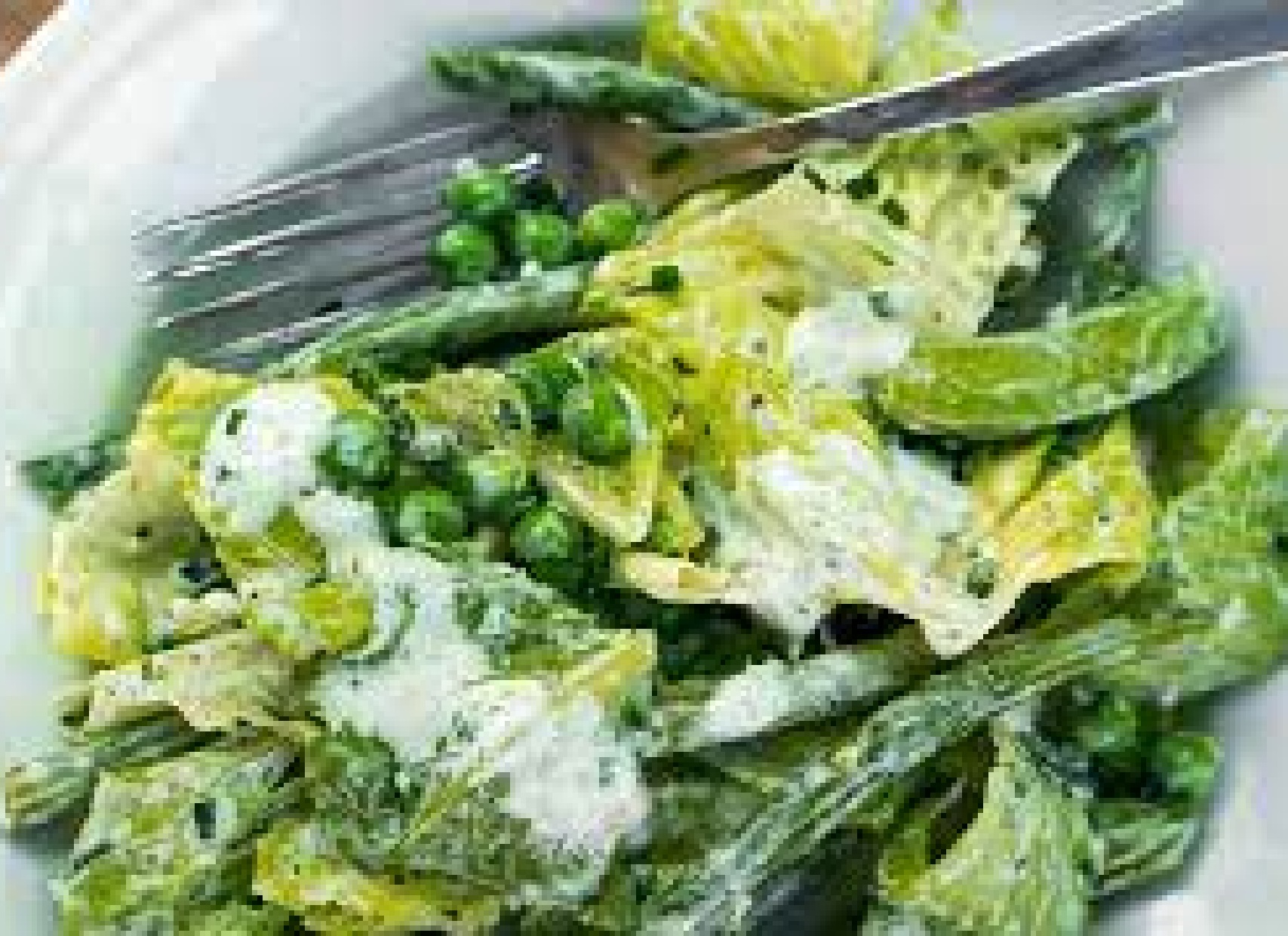 Green salad with buttermilk dressing