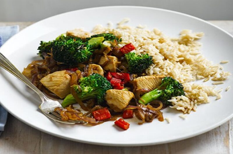 Stir-fried chicken with broccoli & brown rice
